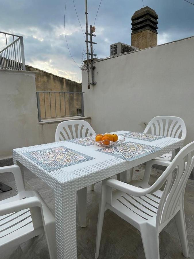 Casa Vacanze Al Trenta3 Марсала Екстериор снимка