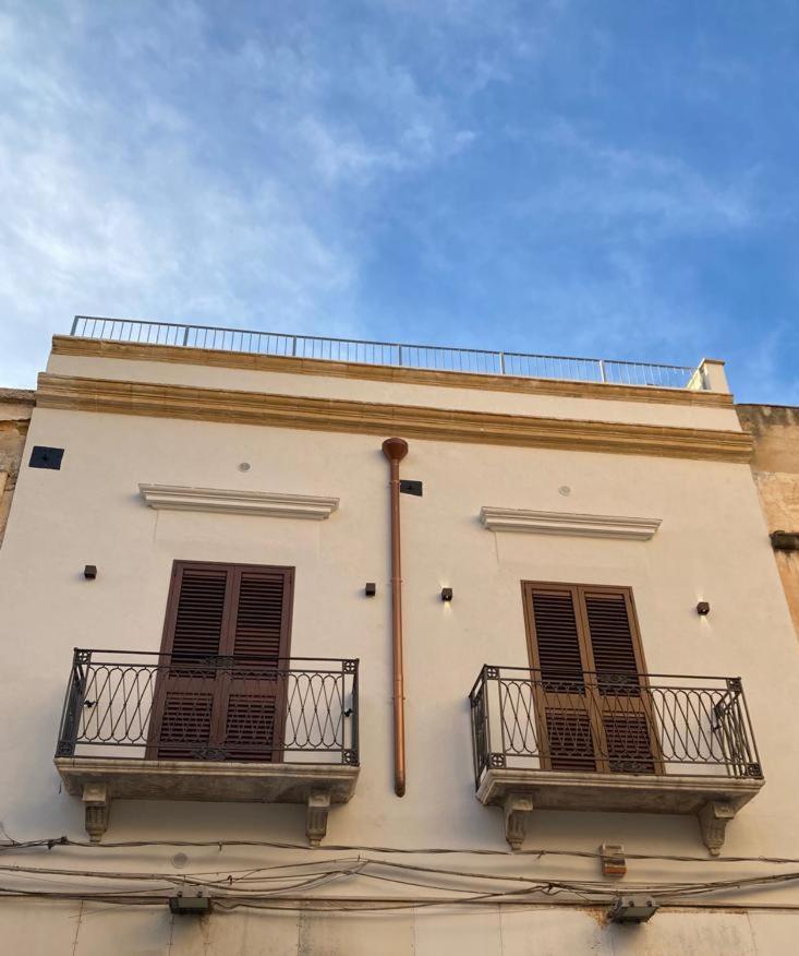 Casa Vacanze Al Trenta3 Марсала Екстериор снимка